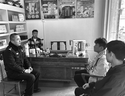 魏学龙在解决诉求中收获群众的认可